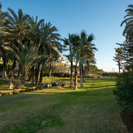 Luxury 3 Bed Flat - Beachfront In Puerto Banus Марбелья