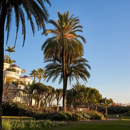 Luxury 3 Bed Flat - Beachfront In Puerto Banus Проживание в семье Марбелья